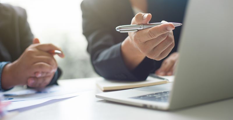 IT Dienstleister berät Kunden